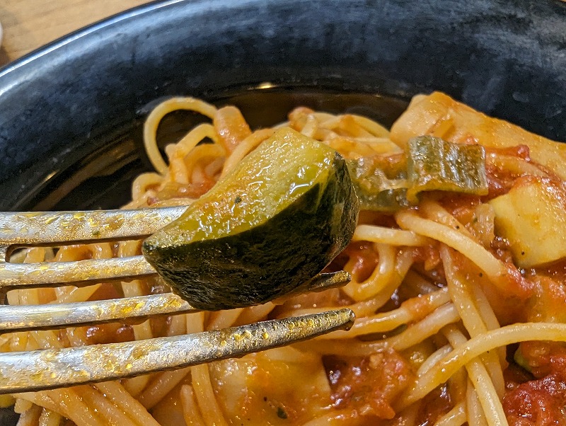 日南市のRistorante GENで食べたランチ「えびと野菜のトマトソーススパゲティ」9