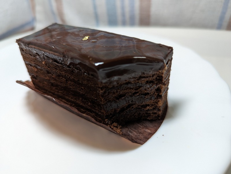 日南市の上の丘ケーキ工房ソレイユで購入して食べてみた「ショコラ ショコラ」3