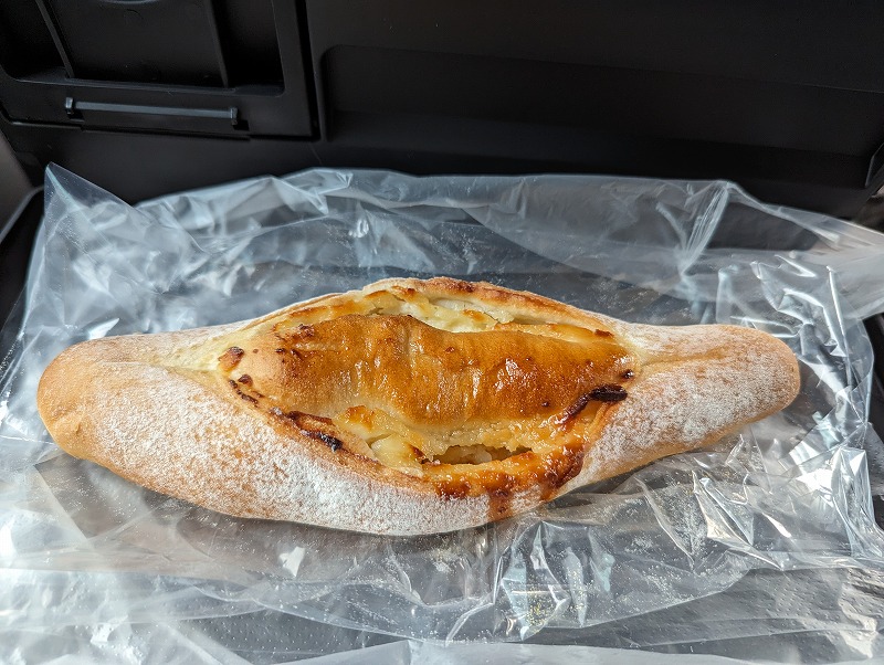 宮崎市のラ・シュ シュのパン「ハニークリームチーズ」1