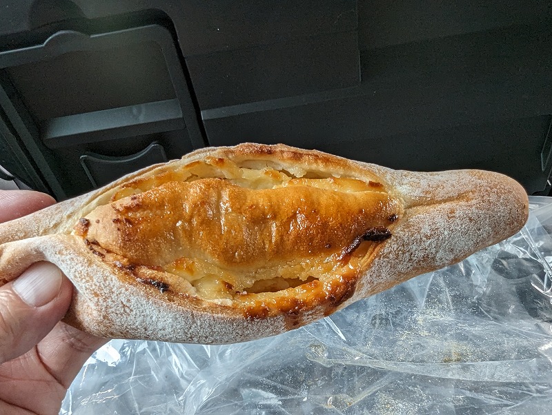 宮崎市のラ・シュ シュのパン「ハニークリームチーズ」3