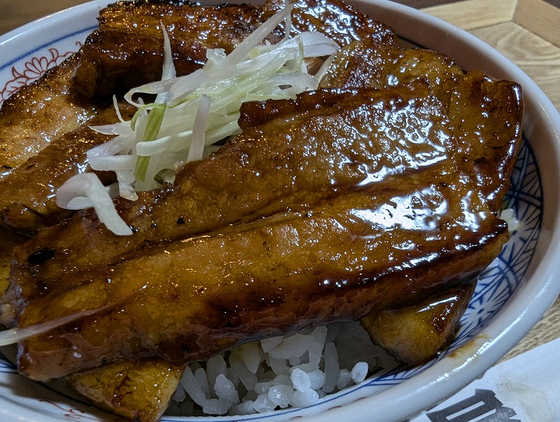 宮崎市の元祖豚丼屋TONTON 日ノ出町店で食べた豚バラ丼2