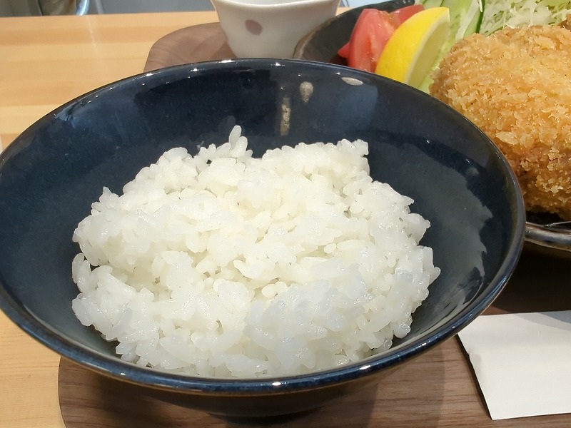 都城市の「かつ屋長治」で食べた厚切りロースかつ定食2