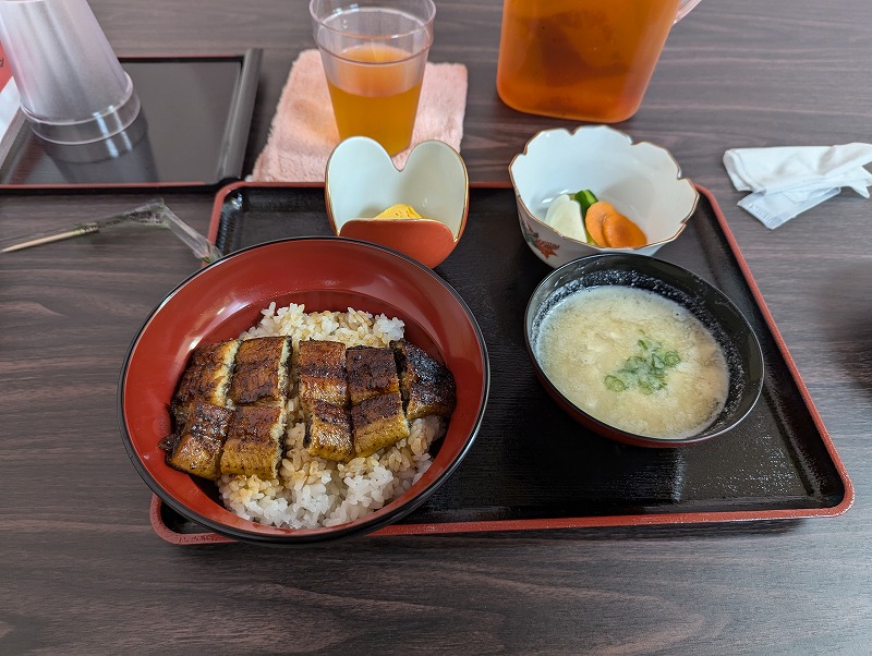 宮崎市の「うなぎの鰻美」で食べた1000円の朝どんぶり