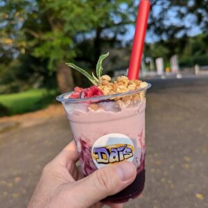 高鍋町のDai'sでテイクアウトして食べたアサイーフローズンドリンク