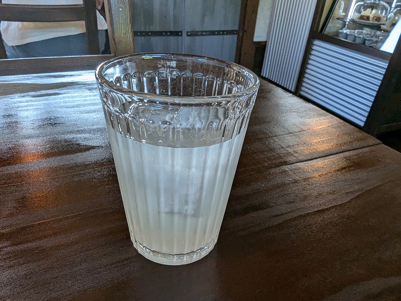 日向市美々津のMIMISTANDで飲んだももジュース